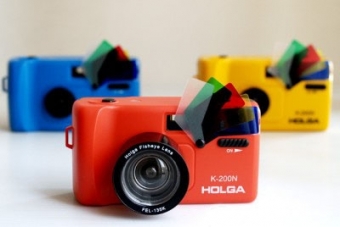 Hale K-200N Camera Red