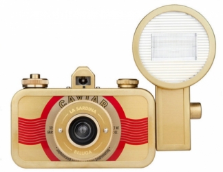 La Sardina &quot;Beluga&quot; Lomography 35mm film camera