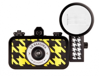 La Sardina &quot;Quadrat&quot; Lomography 35mm film camera